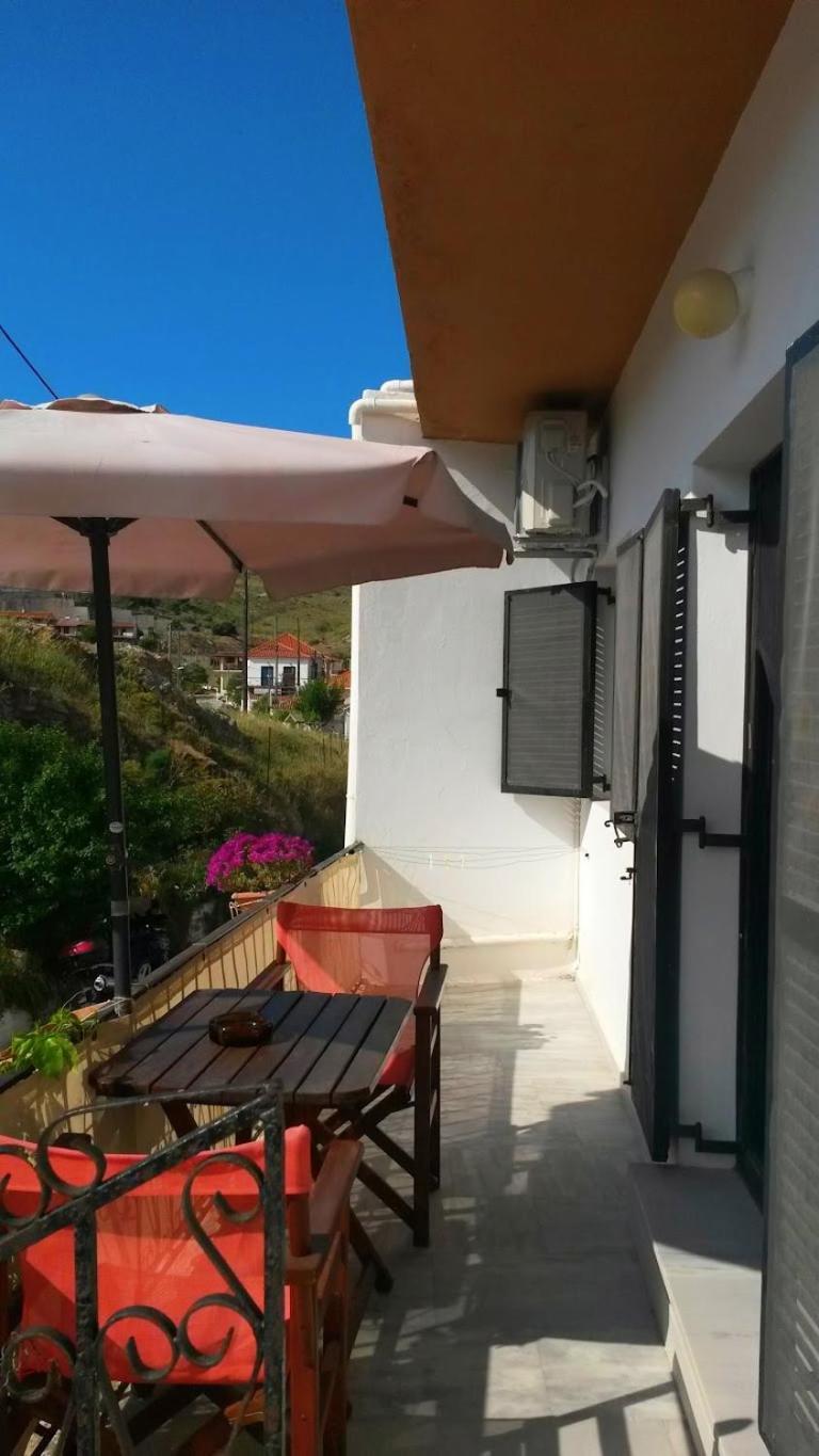 Kostas Studios Apartments - Ενοικιαζόμενα Δωμάτια Με Κουζινάκι Мирина Екстериор снимка