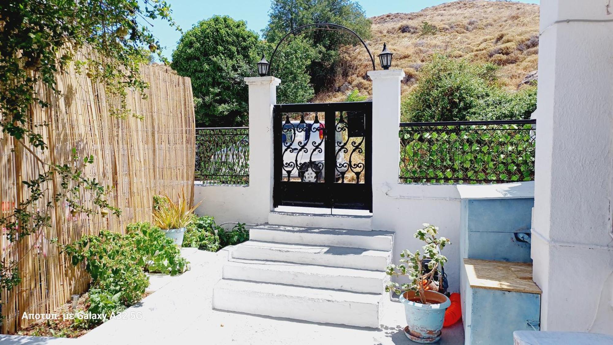 Kostas Studios Apartments - Ενοικιαζόμενα Δωμάτια Με Κουζινάκι Мирина Екстериор снимка
