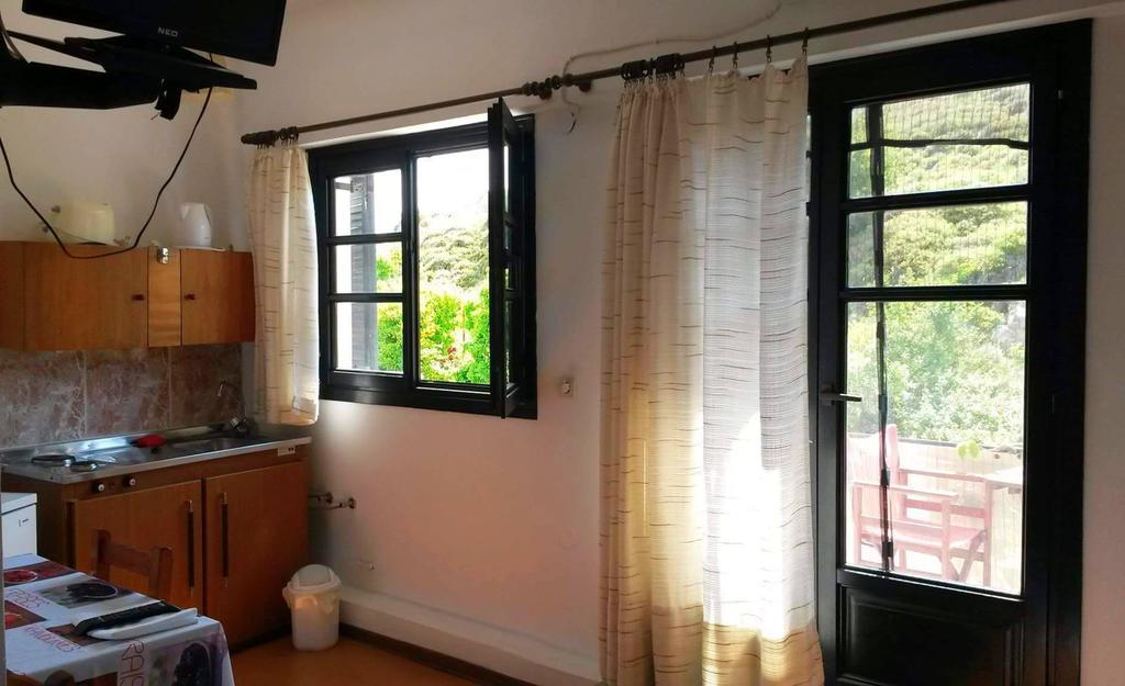 Kostas Studios Apartments - Ενοικιαζόμενα Δωμάτια Με Κουζινάκι Мирина Екстериор снимка