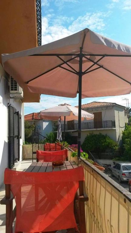 Kostas Studios Apartments - Ενοικιαζόμενα Δωμάτια Με Κουζινάκι Мирина Екстериор снимка
